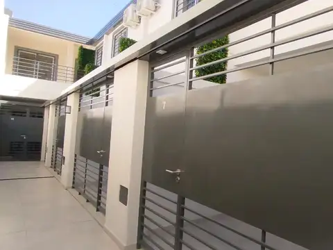 Departamento en Alquiler en Villa Lynch, $ 495.000