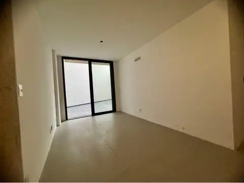 Venta Dep. 3 ambientes con patio en Colegiales