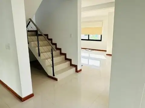 Casa en Country | Casa 5 Ambientes en 2 Plantas | Moreno