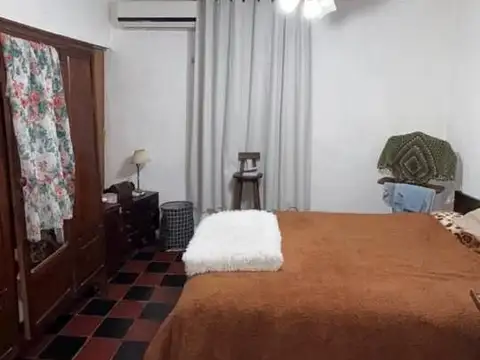 VENDO. Casa en calle Pirovano. Concordia, ER.