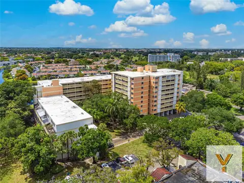 Spanish Moss Terrace 3301 e/ Racquet Club Rd y Lauderhill Complex