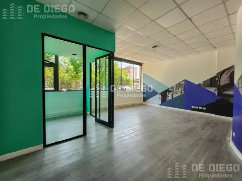 Oficina en Alquiler con 3 cocheras
