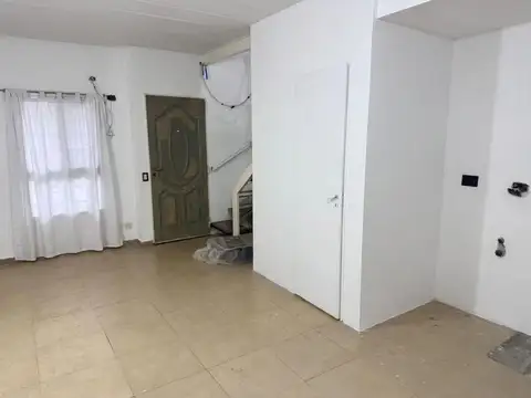 Venta Dúplex de 3 Amb con Patio en Ramos Mejia