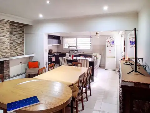 CASA EN VENTA 2 DORMITORIOS ALBERDI