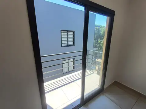 Depto Tipo Casa en Alquiler de 3 ambientes