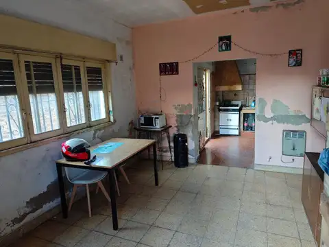 Casa a refaccionar con terreno Villa Tesei