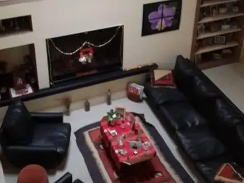 CHALET 10 AMBIENTES EXCELENTE ESTADO