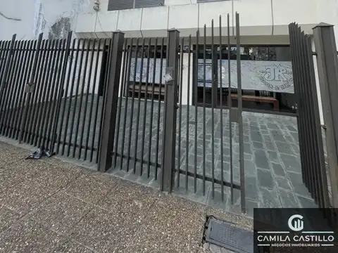 Galpón en alquiler de 1200m2 ubicado en Lanús Oeste