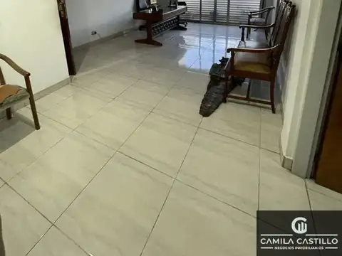 Galpón en alquiler de 1200m2 ubicado en Lanús Oeste