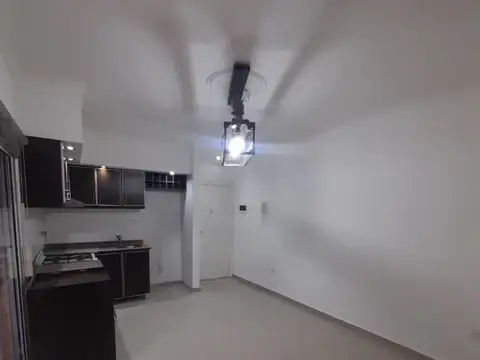 Departamento en Alquiler en Villa Luzuriaga, $ 900.000