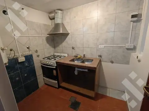 Casa 5 ambientes con 1 baño