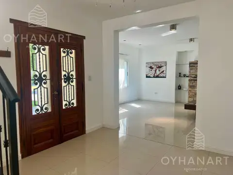 Casa 5 ambientes con 3 baños