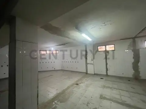 Carlos María de Alvear 1200, Piso 0