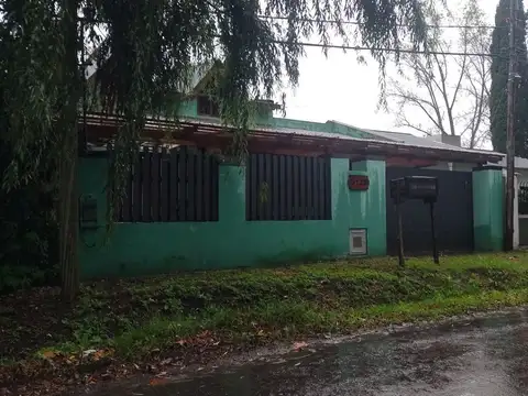 Calle 475 e/26 y 27 - CASA 2 dorm y jardín