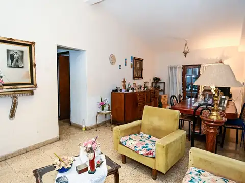 Casa 5 ambientes con 3 baños