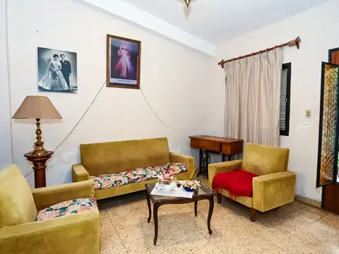 CASA EN VENTA BARRIO TRES CERRITOS ESQUINA