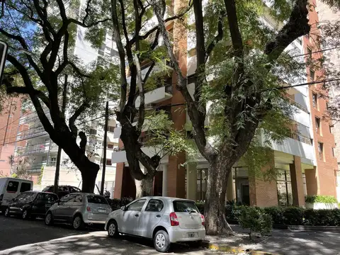 Venta Departamento 4 Ambientes 7mo Piso con Cochera en Olivos