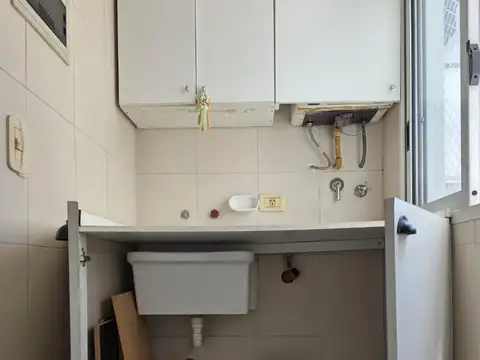 Semipiso 4 ambientes 85 m.2 baños.Fte.Balcón.Cochera.subte