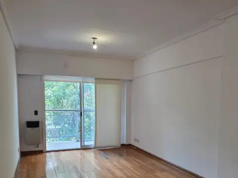 Semipiso 4 ambientes 85 m.2 baños.Fte.Balcón.subte, tren