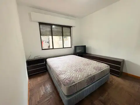Venta 2 ambientes PB con patio San Isidro