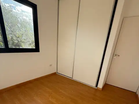 Departamento de 2 Ambientes al Frente en Planta Alta a Estrenar con Balcon