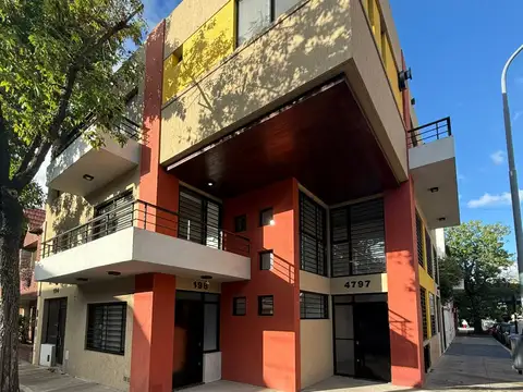 Departamento de 2 Ambientes al Frente en Planta Alta a Estrenar con Balcon