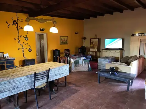 Casa en Venta con 3 cocheras