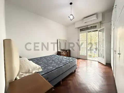 Venta depto 2 ambientes Almagro. Al frente con balcon-Gran potencial de renovación