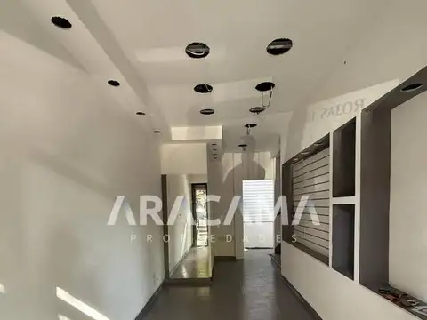 Local en Alquiler en Monte Grande, $ 3.500.000
