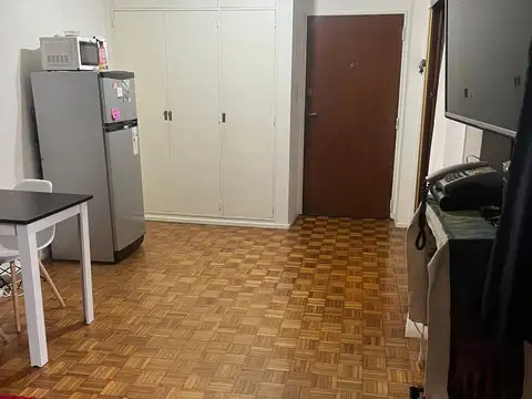 ALQUILER - BARRIO NORTE - MONOAMBIENTE LUMINOSO COCINA BAÑO COMPLETO FACULTADES