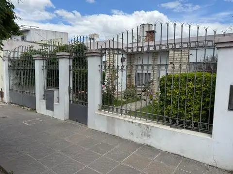 Casa en venta dos dormitorios en Junin.
