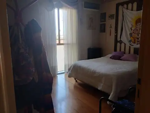 DEPARTAMENTO 4 AMBIENTES  CON ESPACIO GUARDACOCHES