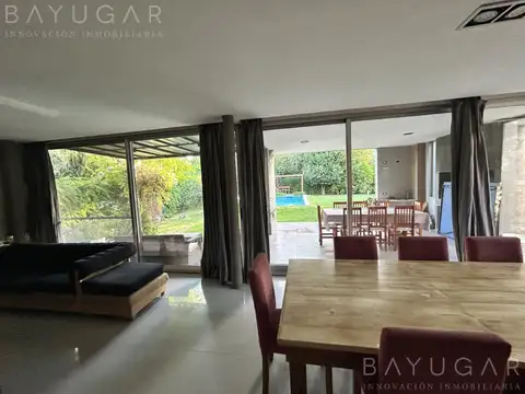 Casa 7 ambientes con 4 baños
