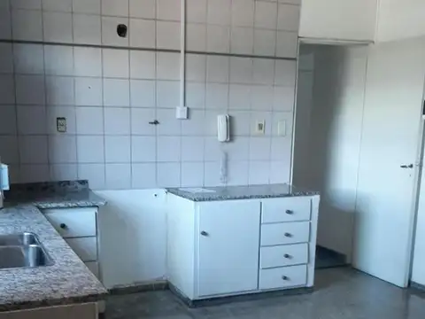 Oficina en Alquiler en Mendoza, $ 600.000