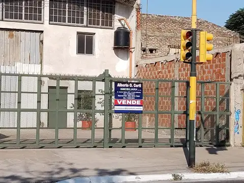 GALPON CON PLAYA DE ESTACIONAMIENTO