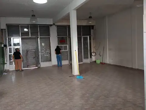 Local en Alquiler en Villa Vatteone, $ 1.500.000