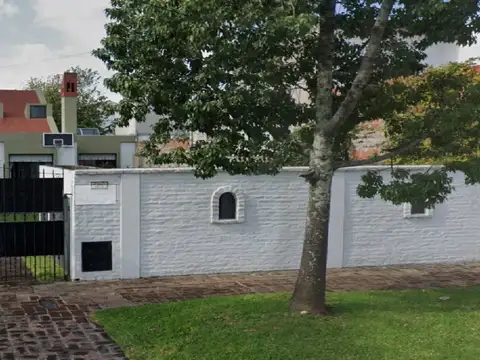 Venta de Casa de 4 Ambientes en San Miguel amplio terreno apto credito