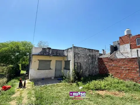 Casa en Venta en Isidro Casanova, USD 90.000