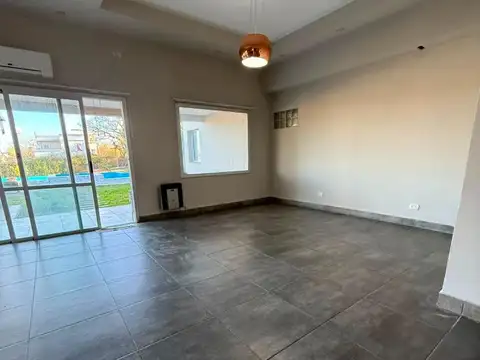 Casa en Alquiler de 3 dormitorios