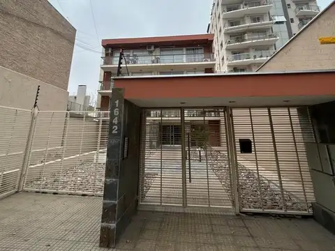 Hauser vende departamento de 2 habitaciones en calle Coronel Beltrán de Godoy Cruz.