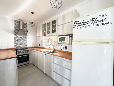 Casa en Venta con 2 cocheras