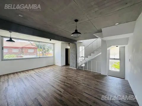 Depto Tipo Casa en Venta 4 años