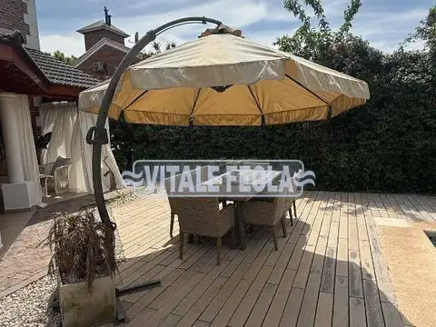 Casa en Venta con 6 cocheras