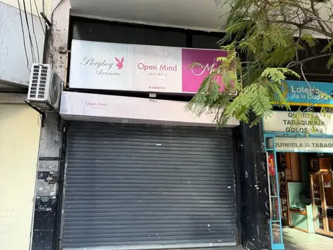 Local Comercial Av Cabildo 2700 doble altura