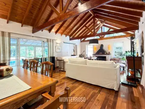Casa 5 ambientes con 3 baños