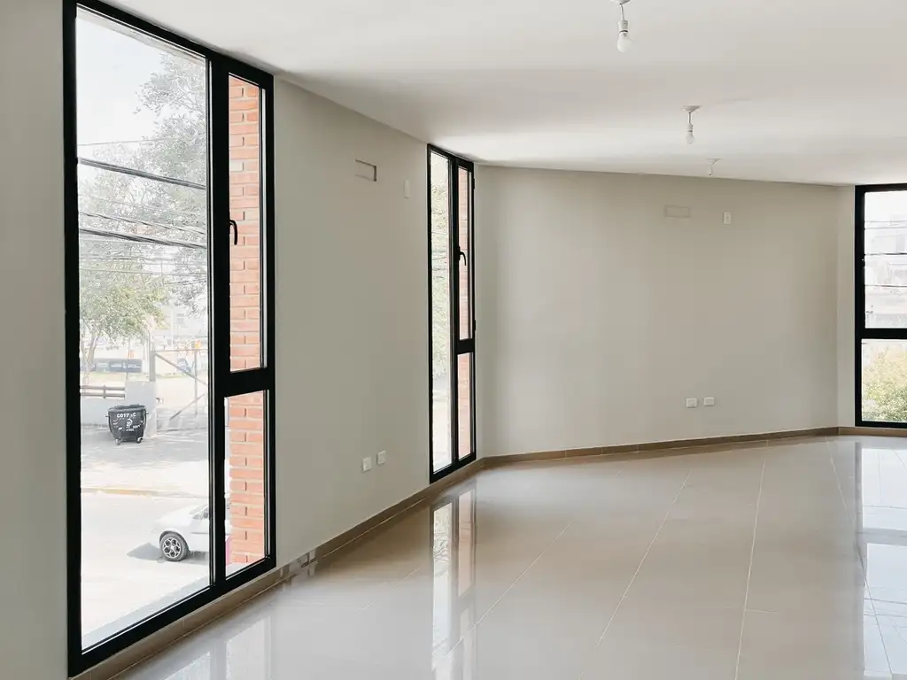 LOCALES MULTIPROPOSITO LAMADRID