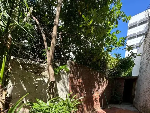 VENTA DEPARTAMENTO CON PATIO EN BALCARCE AL 900