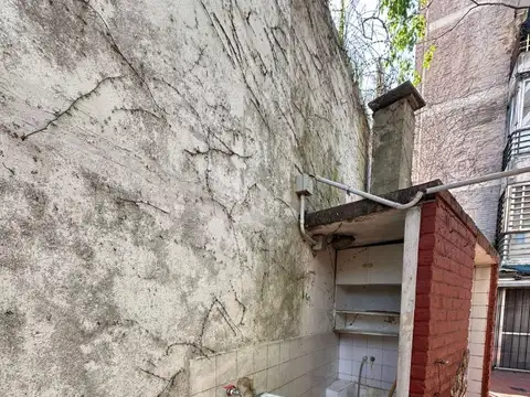 VENTA DEPARTAMENTO CON PATIO EN BALCARCE AL 900