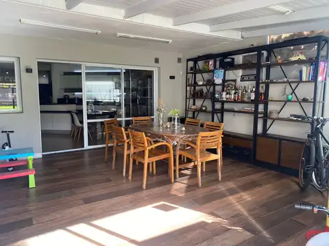 Casa 5 ambientes con 3 baños