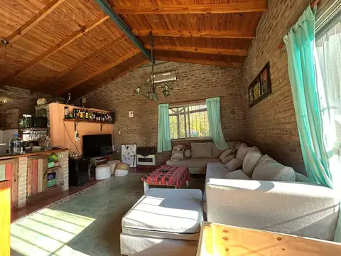 Venta casa estilo quinta con pileta, 5 dormitorios, amplio jardin, La Bota, Benavidez